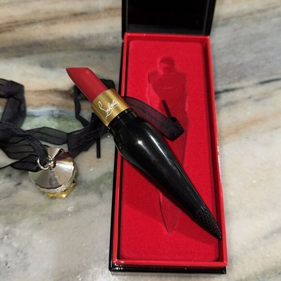 Christian Louboutin Rouge Velvet Matte Lip Colour Lipstick 001 M Full Size - Picture 1 of 4